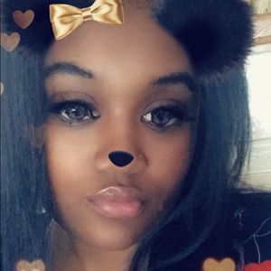 Meet your Posher, Kanisha